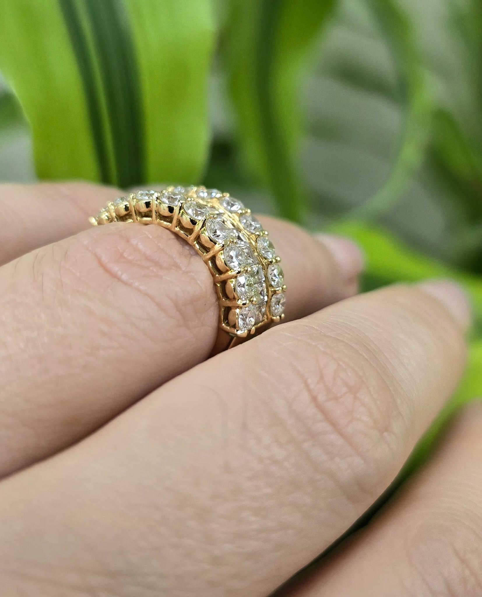 Taille baguette Diana M. 4.00 CT. Anneau de mariage en diamant. Or jaune 18 carats en vente