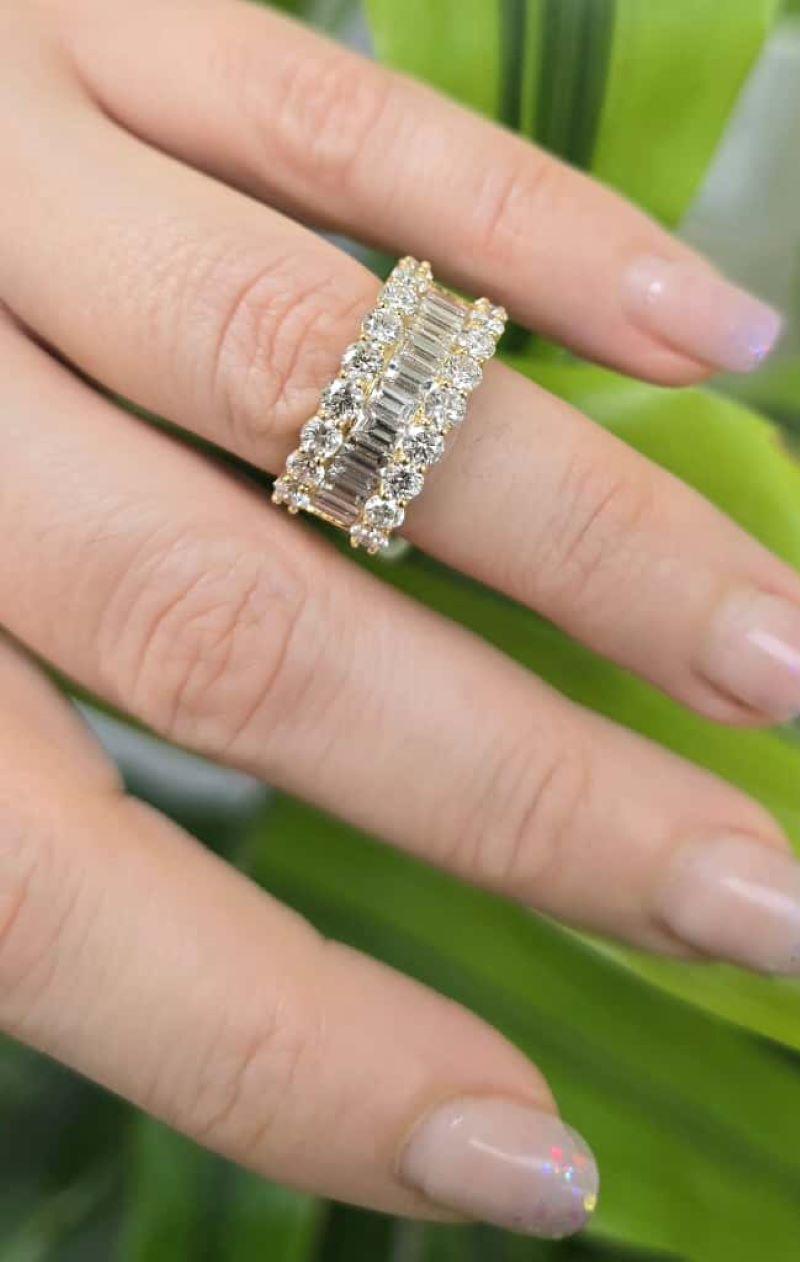 Diana M. 4.00 CT. Anneau de mariage en diamant. Or jaune 18 carats Neuf - En vente à New York, NY