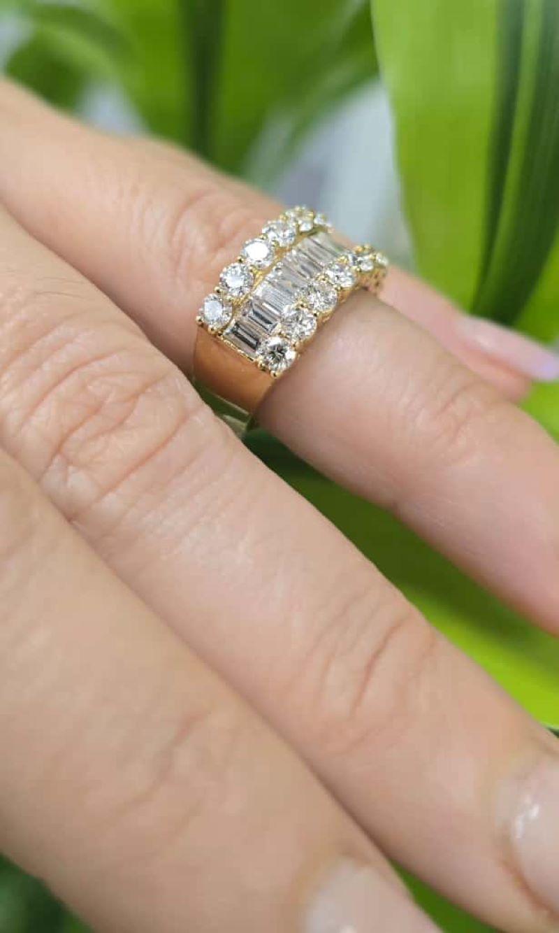 Diana M. 4.00 CT. Anneau de mariage en diamant. Or jaune 18 carats Unisexe en vente