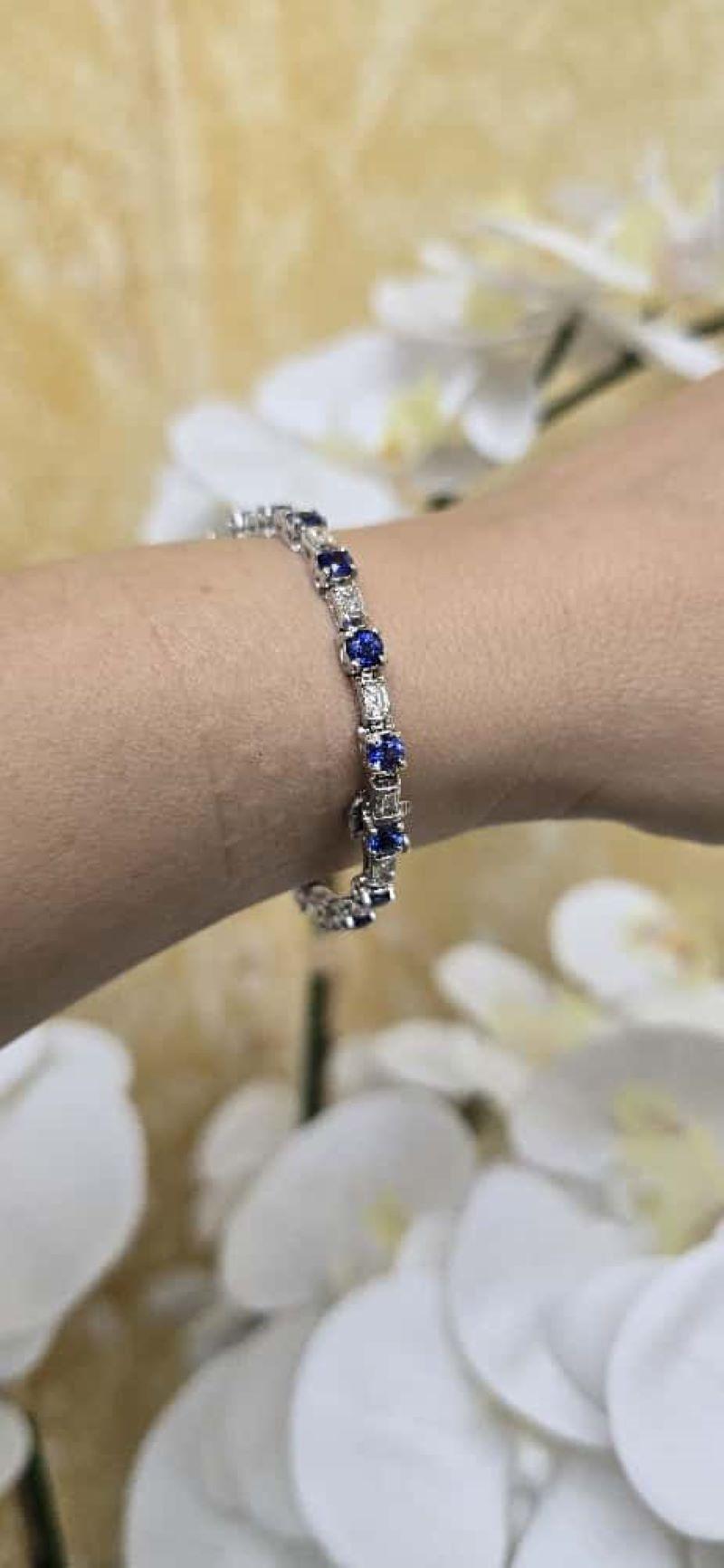 Pulsera Diana M Diamante Baguette de 4,45 ct y Zafiro Azul Redondo de 5,90 ct Corte baguette en venta