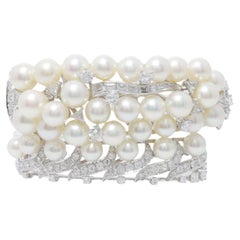 Diana M 5.00cts Diamond & Pearl Antique Bangle in 18kt White Gold