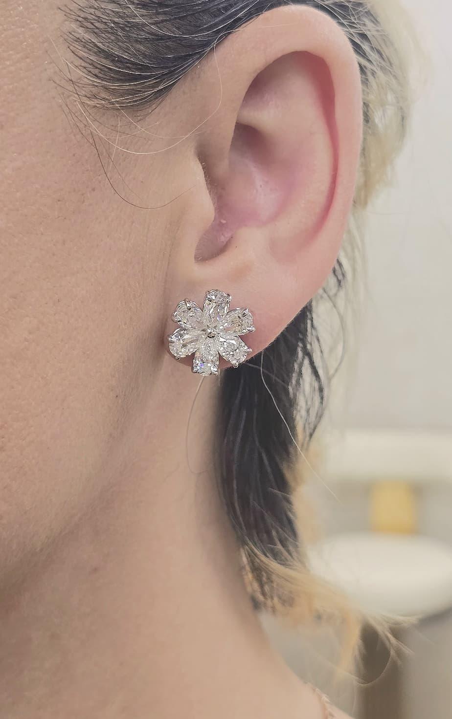 Boucles d'oreilles en diamants en forme de fleur de Diana M. 6,05 carats Pour femmes en vente