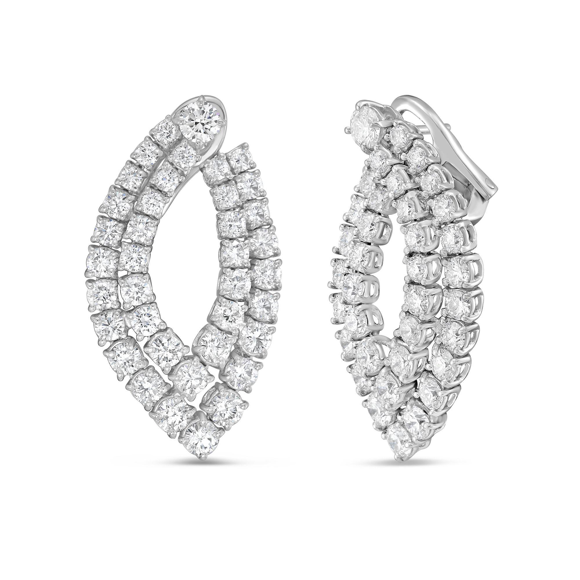 Orecchini a grappolo in oro bianco 18kt con diamanti rotondi da 7,60 carati.

Diana M. è un fornitore leader di gioielli di alta qualità da oltre 35 anni.
Diana M è un negozio unico per tutti i tuoi acquisti di gioielli, con una linea di anelli con