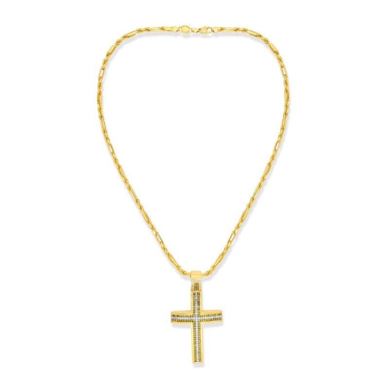 Taille grossière Diana M. 8 CT. Croix en or jaune avec diamant en vente