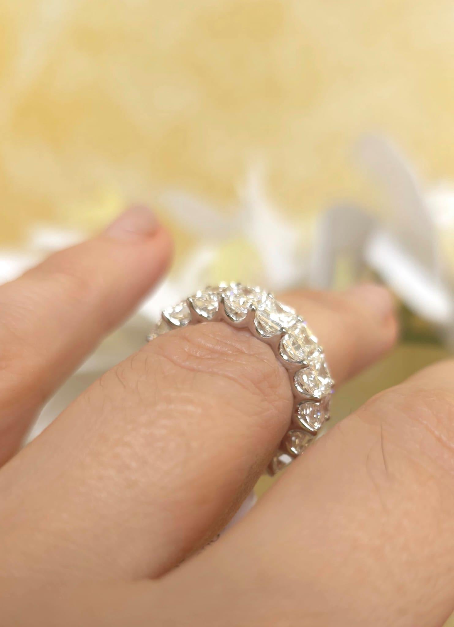 Moderne Diana M., alliance en or blanc 18 carats avec diamants taille radiant de 8,80 carats en vente