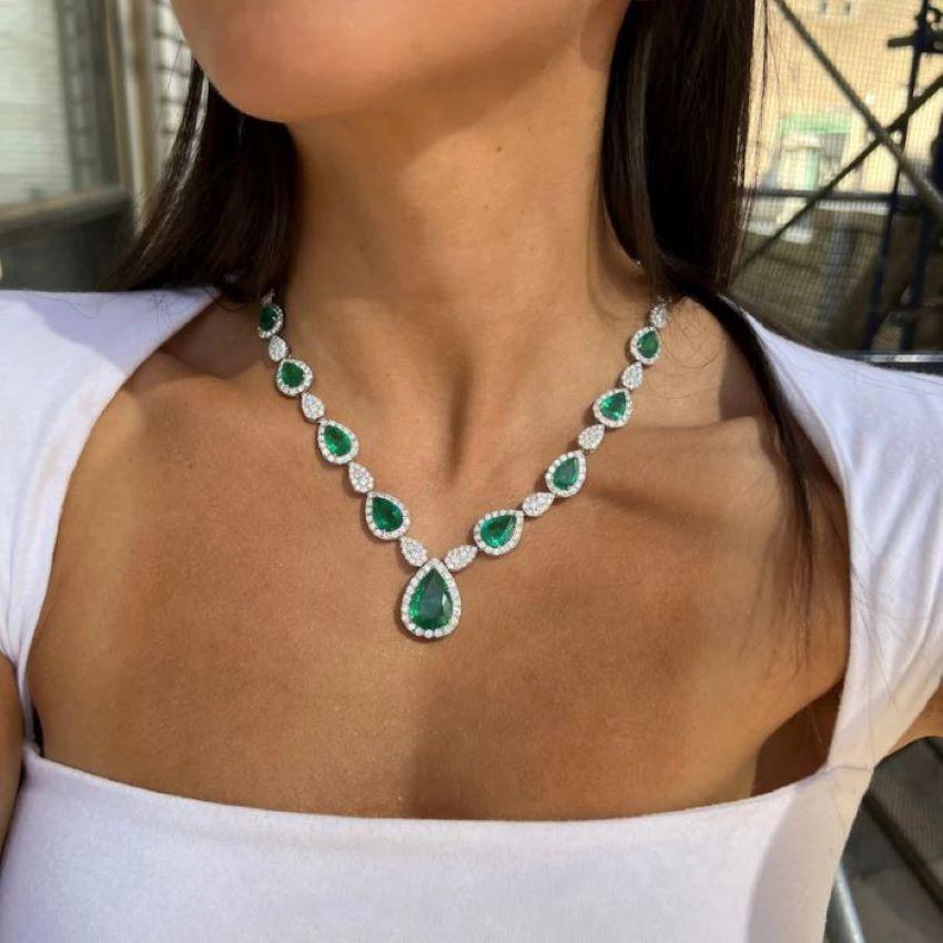Diana M. Certified 32.19 Carat Emerald and Diamond Drop Necklace For Sale 1