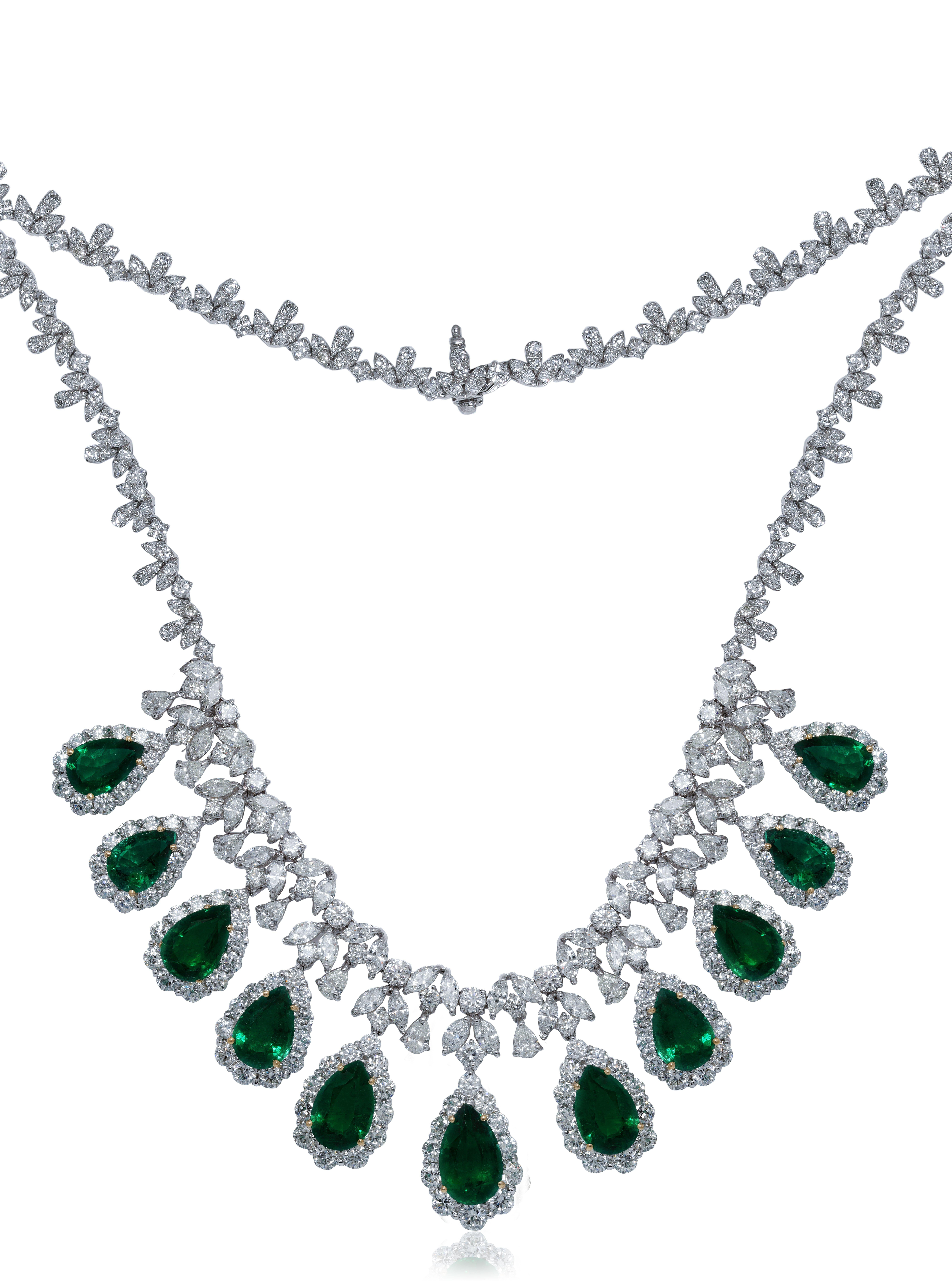 Taille poire Diana M. Collier d'émeraudes de Zambie et de diamants certifiés 34,51 carats en vente