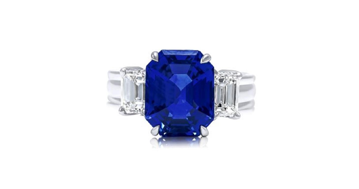 Women's or Men's Diana M. Ceylon Sapphire And Diamond Ring 6.75ct Center Sapphire  For Sale