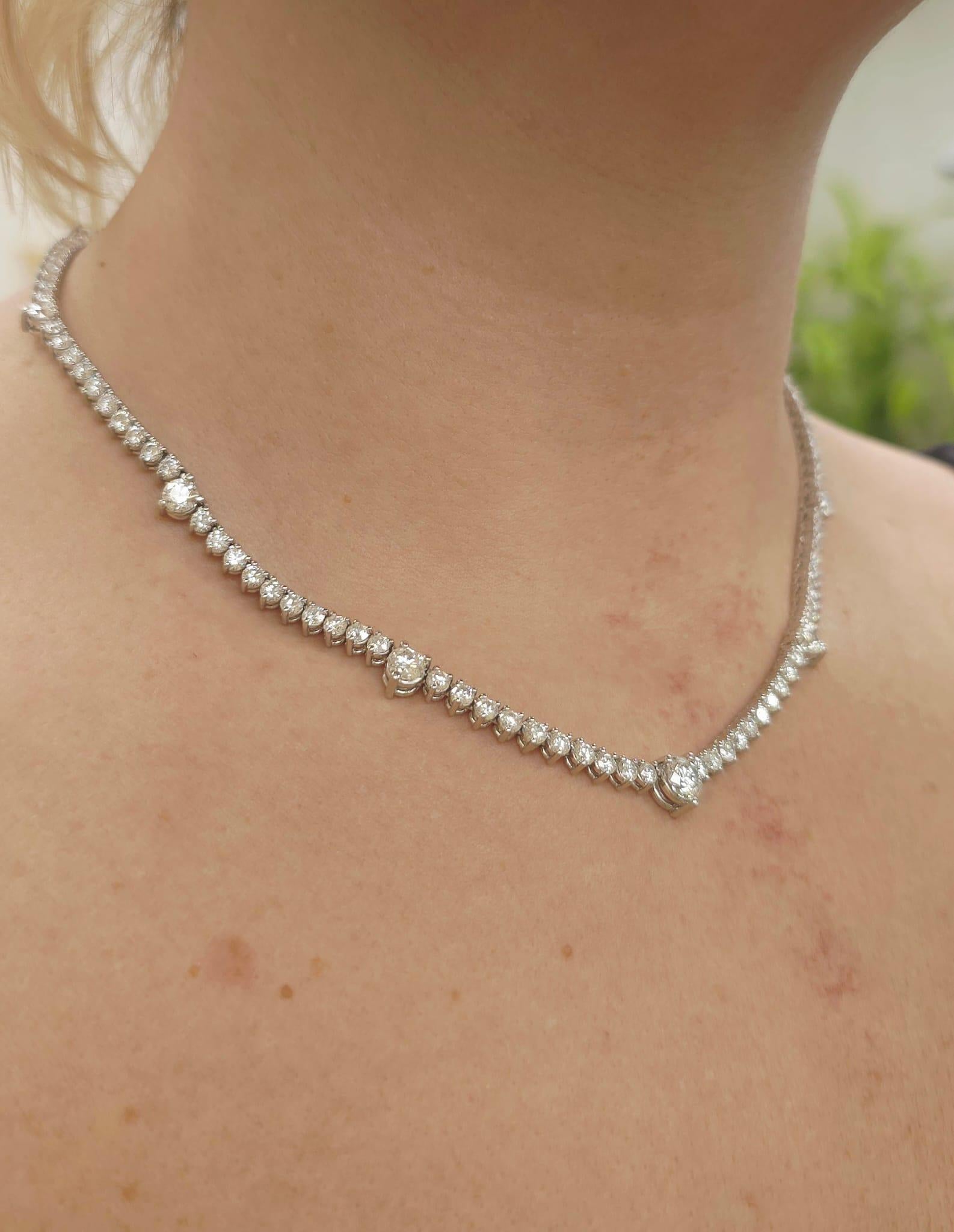 Diana M. Personnalisé 14,00 ct  Collier de tennis 16'' en or blanc 18k et diamant à 3 branches en vente 1