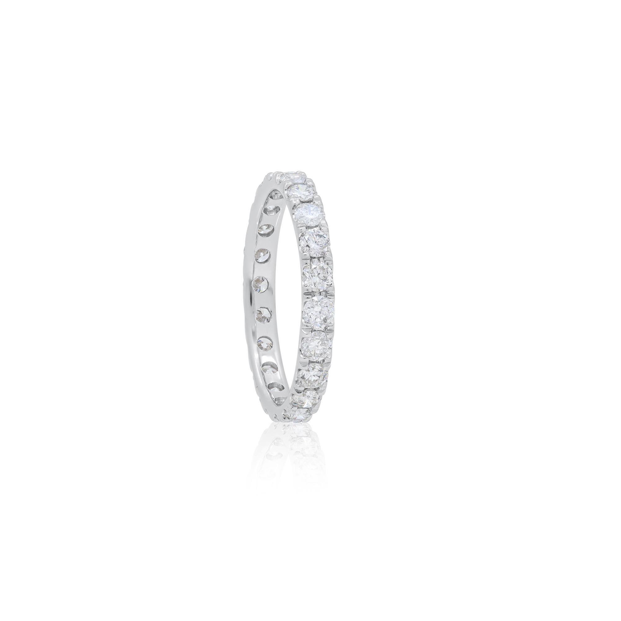 Diana M. Anello personalizzato con diamanti in oro bianco 18 carati In condizioni Nuovo in vendita a New York, NY
