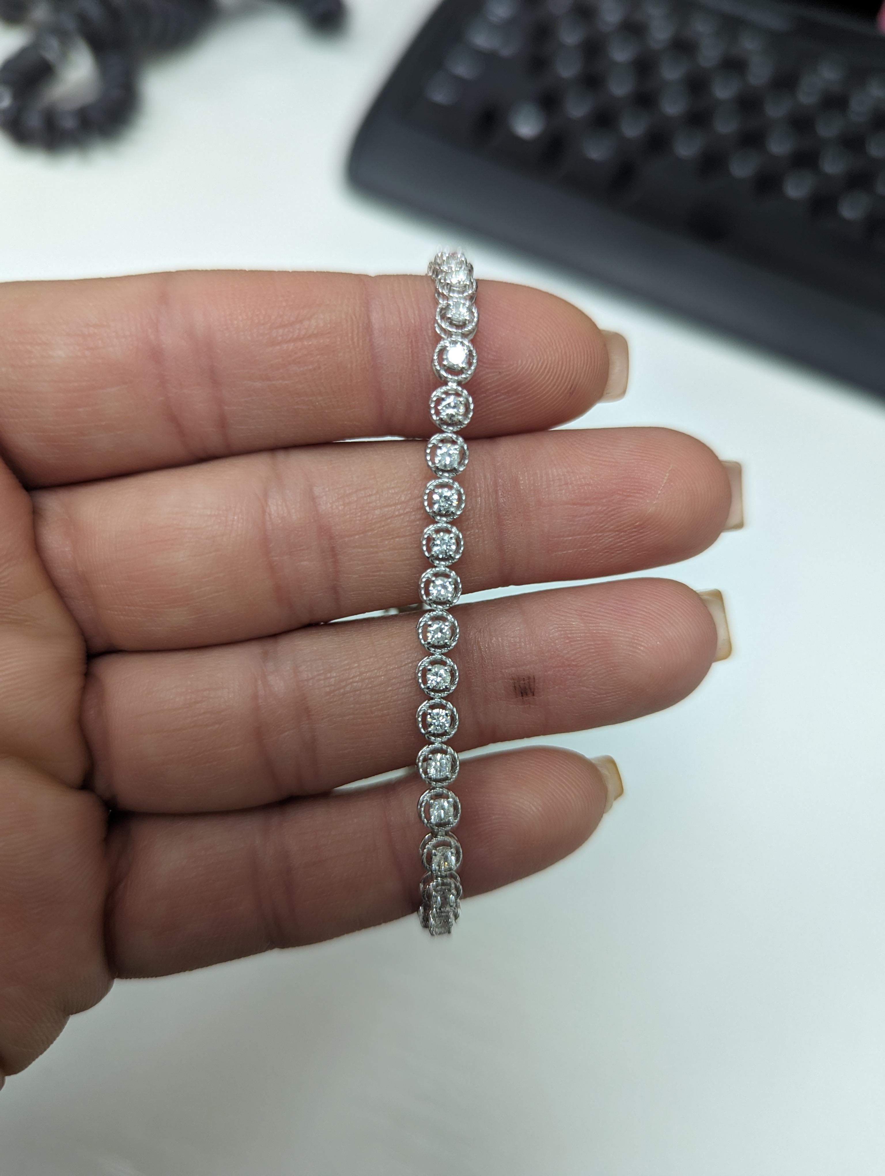 Diana M. I. Custom 2.15 carati. Bracciale di diamanti in oro bianco 14K In condizioni Nuovo in vendita a New York, NY