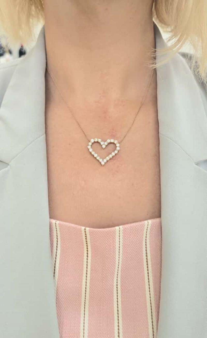 Diana M. I. Custom 2.40 carati. Ciondolo con cuore di diamante in oro rosa 18 carati In condizioni Nuovo in vendita a New York, NY