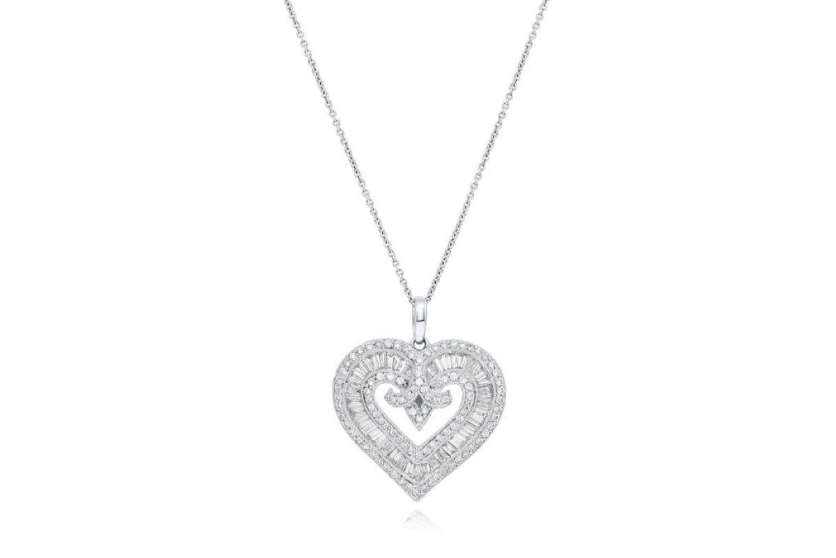 Colgante corazón de diamantes de oro blanco de 18 quilates con 3,00 cts tw