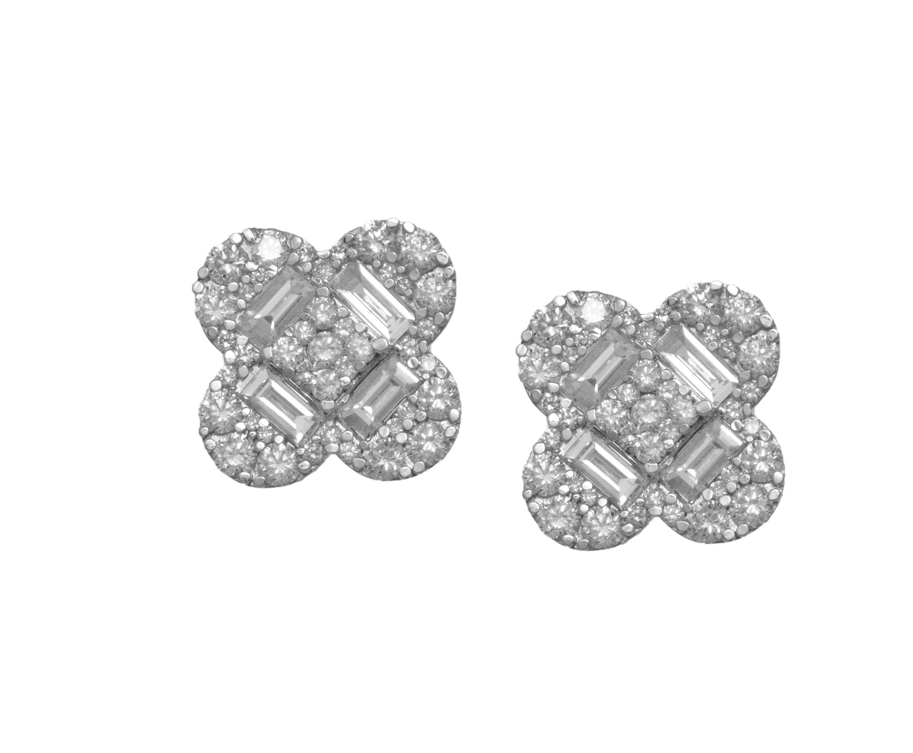 Diana M. Custom 3.60 Cts. Diamond Clover Stud Earrings 14K White Gold im Zustand „Neu“ im Angebot in New York, NY