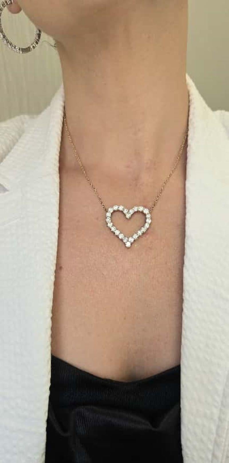 Diana M. personalizada 5.60 cts. Colgante de diamantes en forma de corazón de oro rosa de 18 quilates en Nuevo estado para la venta en New York, NY