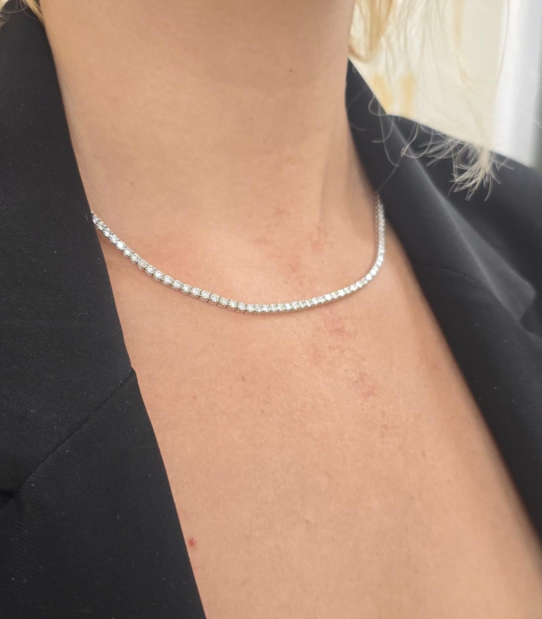 Taille ronde A&M. Custom 6.15 Cts. Collier de tennis à diamants en or blanc 14K en vente