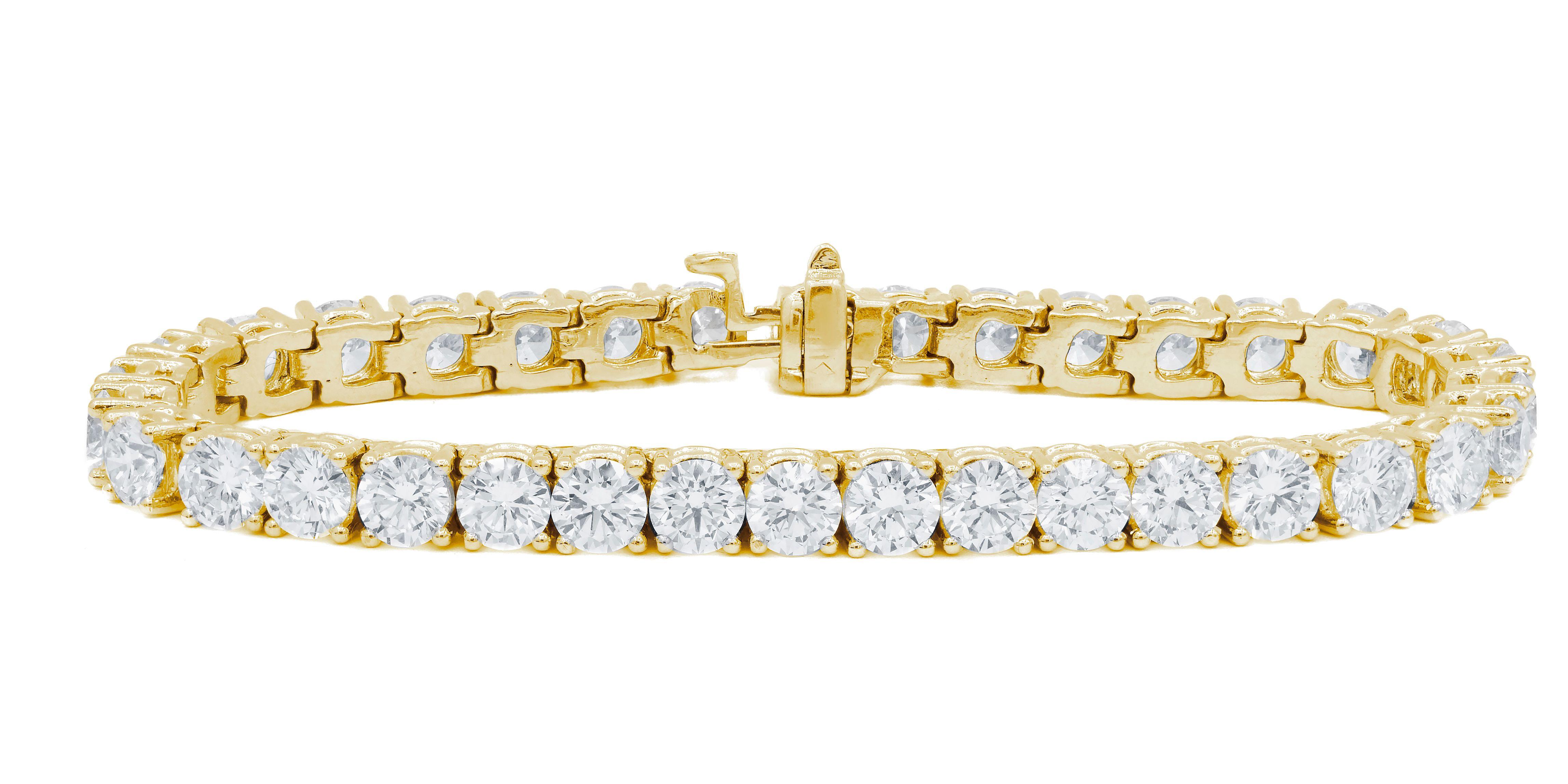 Diana M. Pulsera de tenis personalizada con diamantes redondos de 8,35 quilates y 4 puntas  en Oro Amarillo Moderno en venta