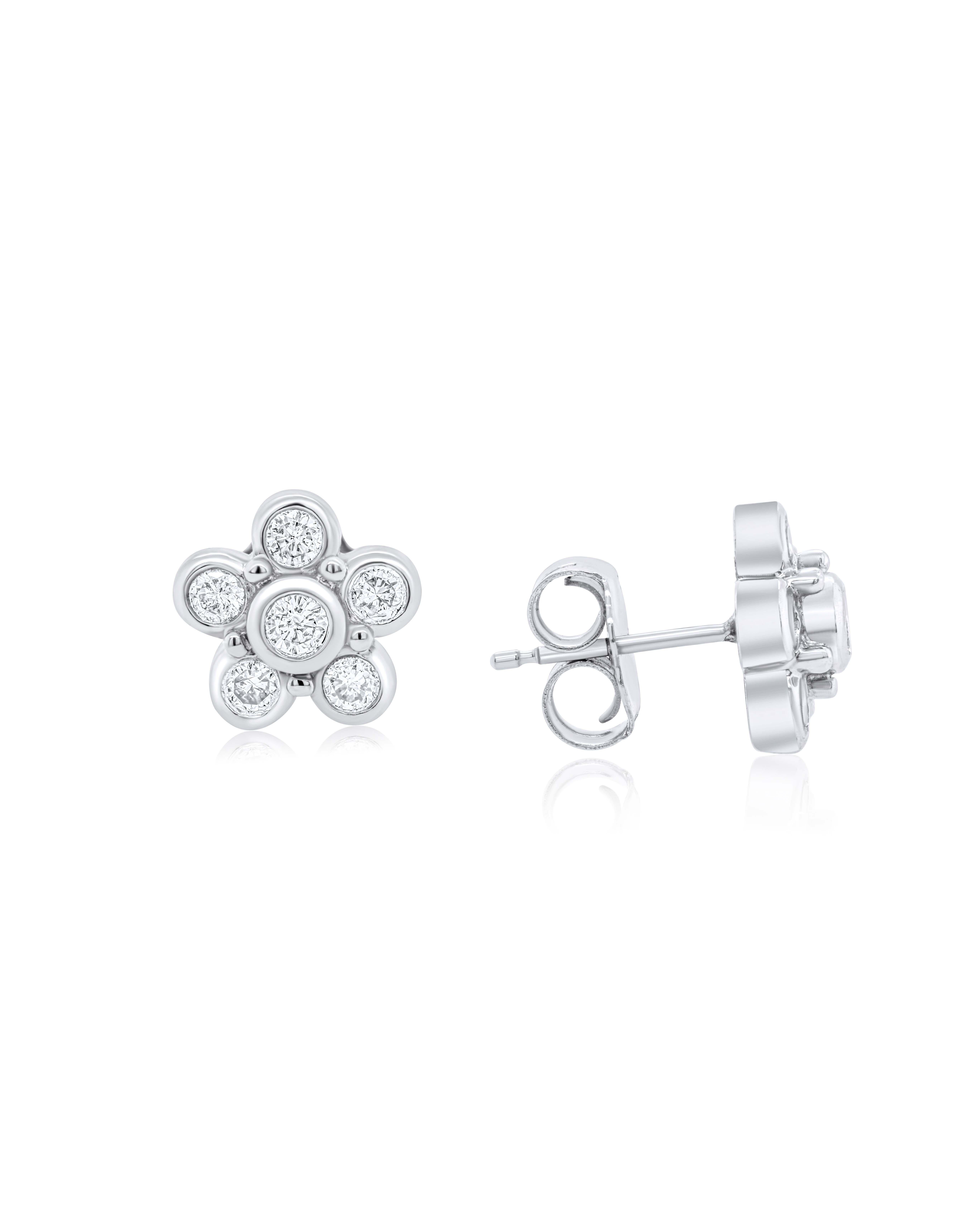 Diana M. Custom Floral 0,55 Cts. Boucles d'oreilles diamant en or blanc 14K Neuf - En vente à New York, NY