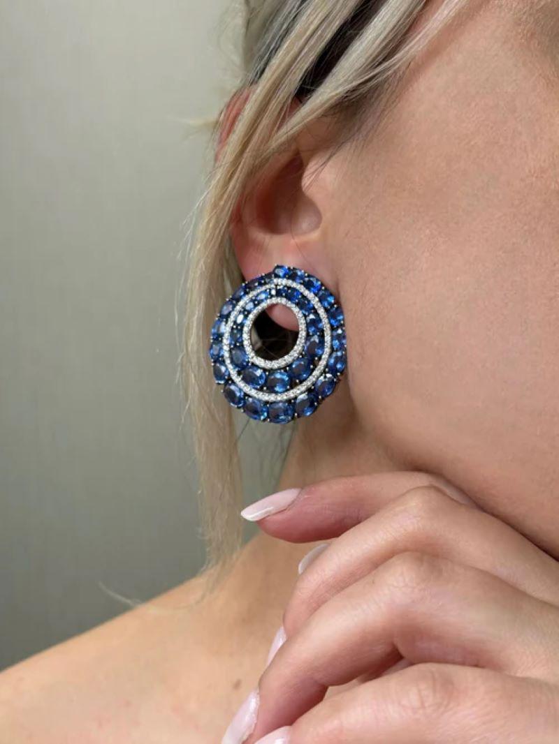 Diana M. Or 18kt Bleu Saphir de Ceylan 33.10 cts. 2.30 cts. Boucles d'oreilles - Diamant Neuf - En vente à New York, NY