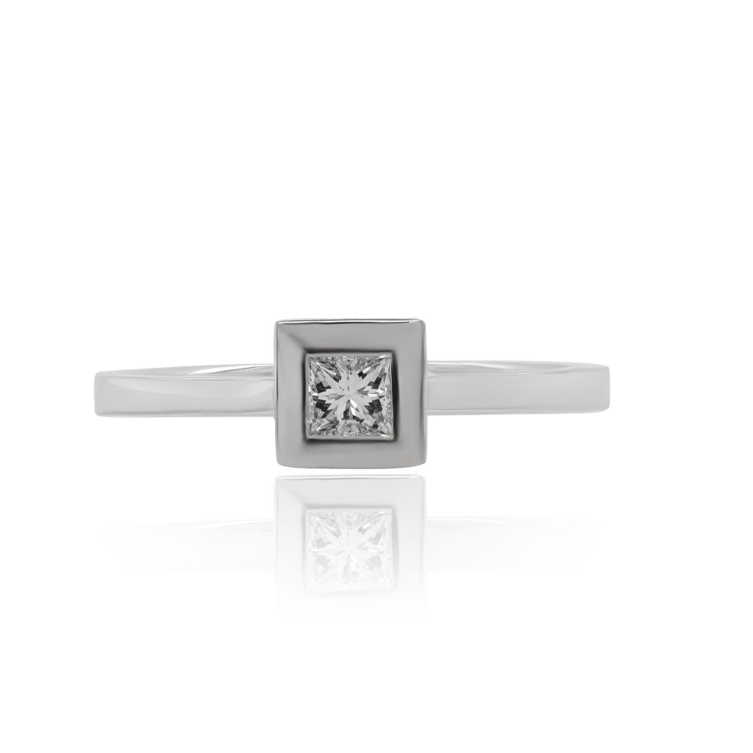 Diana M. Custom Princess Cut Diamond Ring 18K White Gold In New Condition For Sale In New York, NY