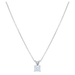 Colgante personalizado Diana M. talla princesa de oro blanco de 14 quilates