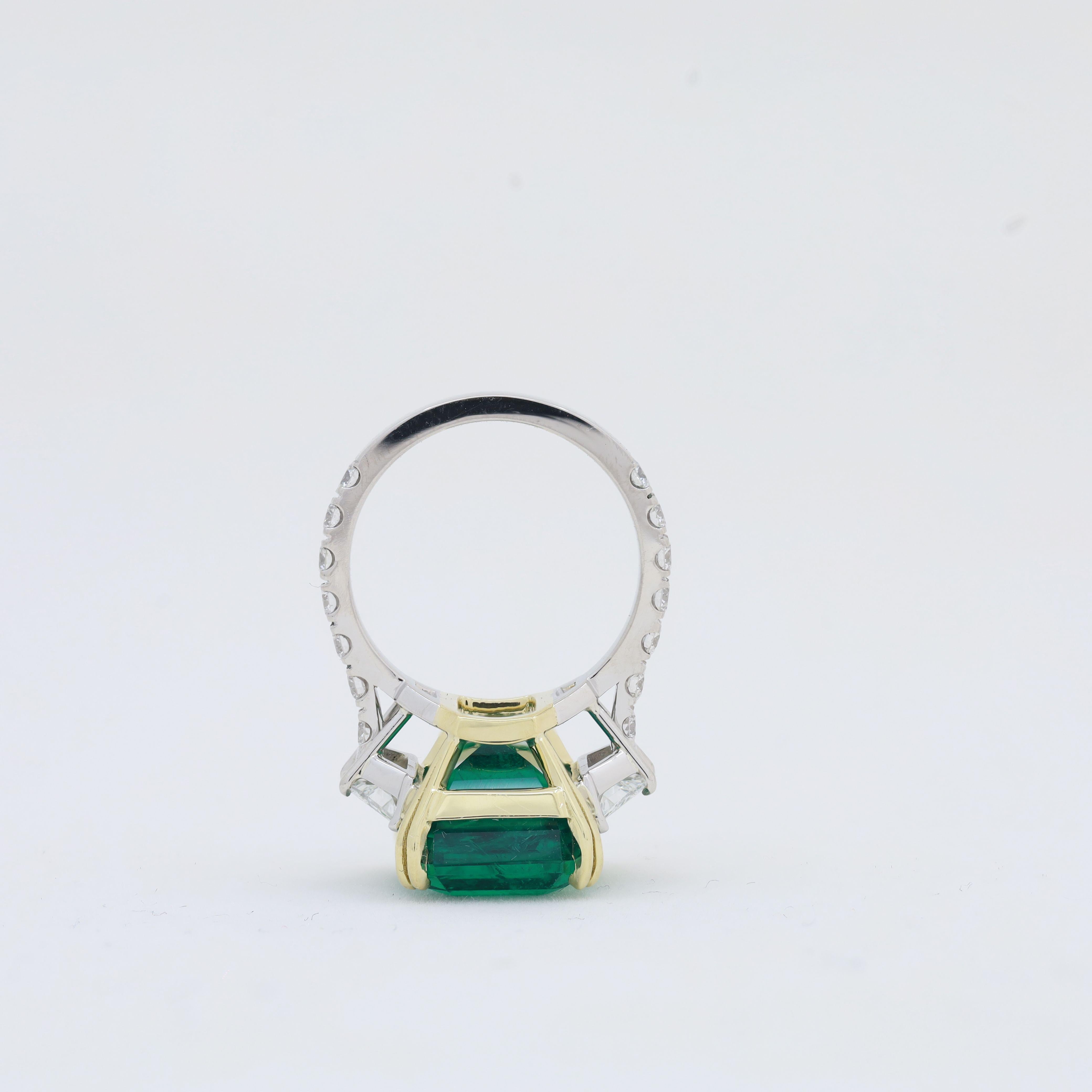 Diana M. Emerald Diamond ring 12.53ct Emerald with 1.60cts of diamonds Platinum  In New Condition For Sale In New York, NY