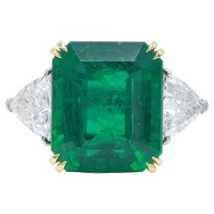 Diana M. Magnificent Green Emerald Diamond Ring with Trillions 21.80cts Emerald