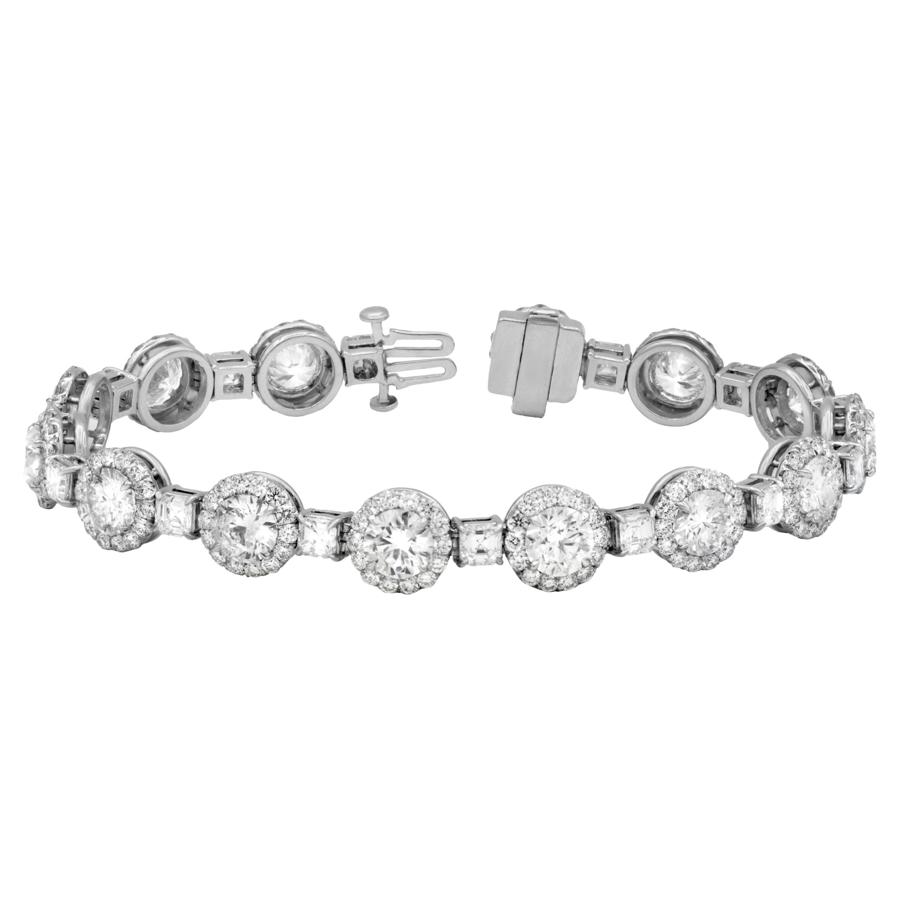 Diana M. Magnificent platinum diamond tennis bracelet  For Sale