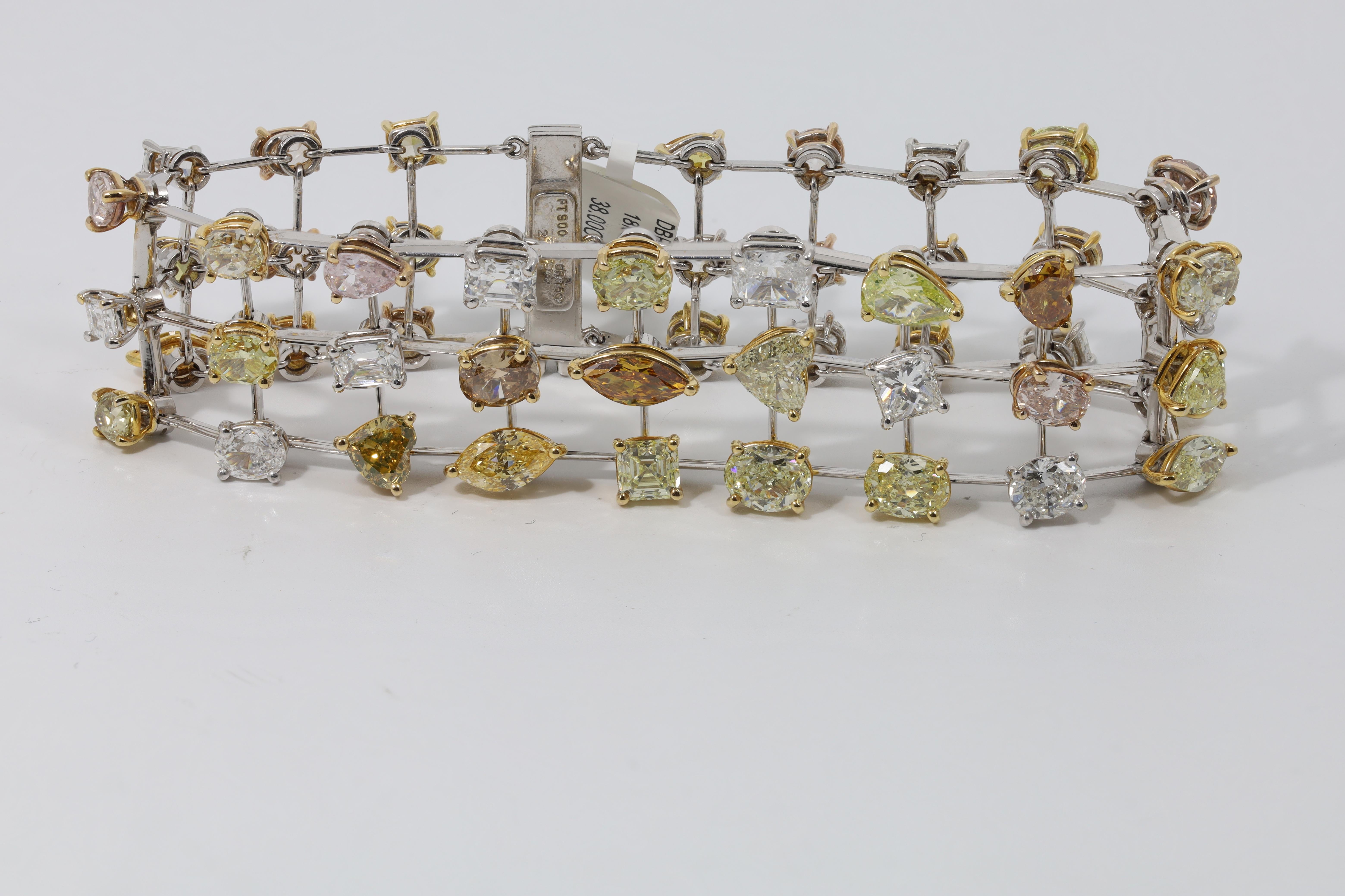 Diana M. Mehrfarbige und mehrfarbige 38,00 Karat Diamanten (Gemischter Schliff) im Angebot