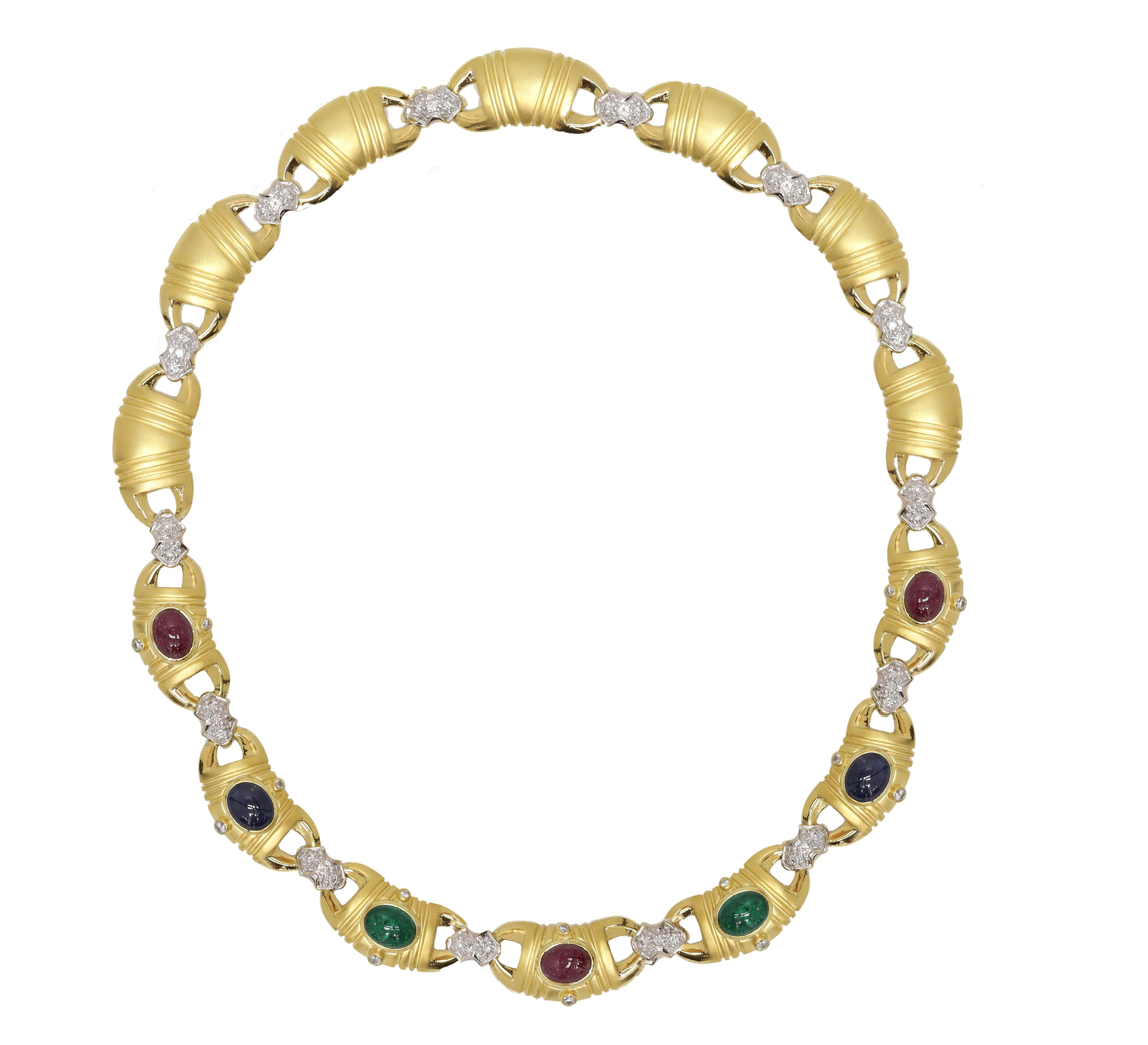 M. A&M.  Multicolore 18,50 carats Collier cabochon en or jaune 18 carats Neuf - En vente à New York, NY