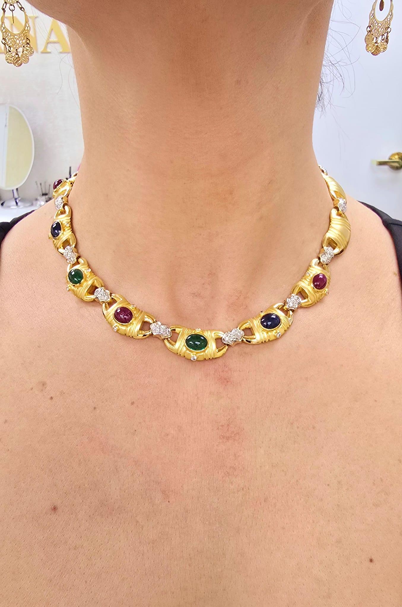 M. A&M.  Multicolore 18,50 carats Collier cabochon en or jaune 18 carats en vente 2