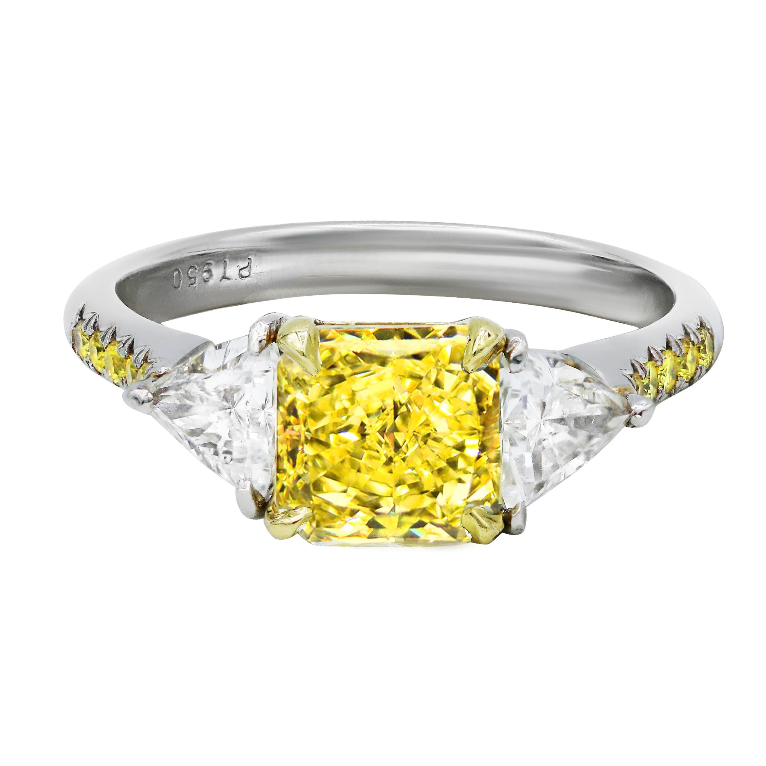 Modern Diana M. Platinum  1.42 ct radiant cut yellow diamond (FY VS2) engagement ring For Sale