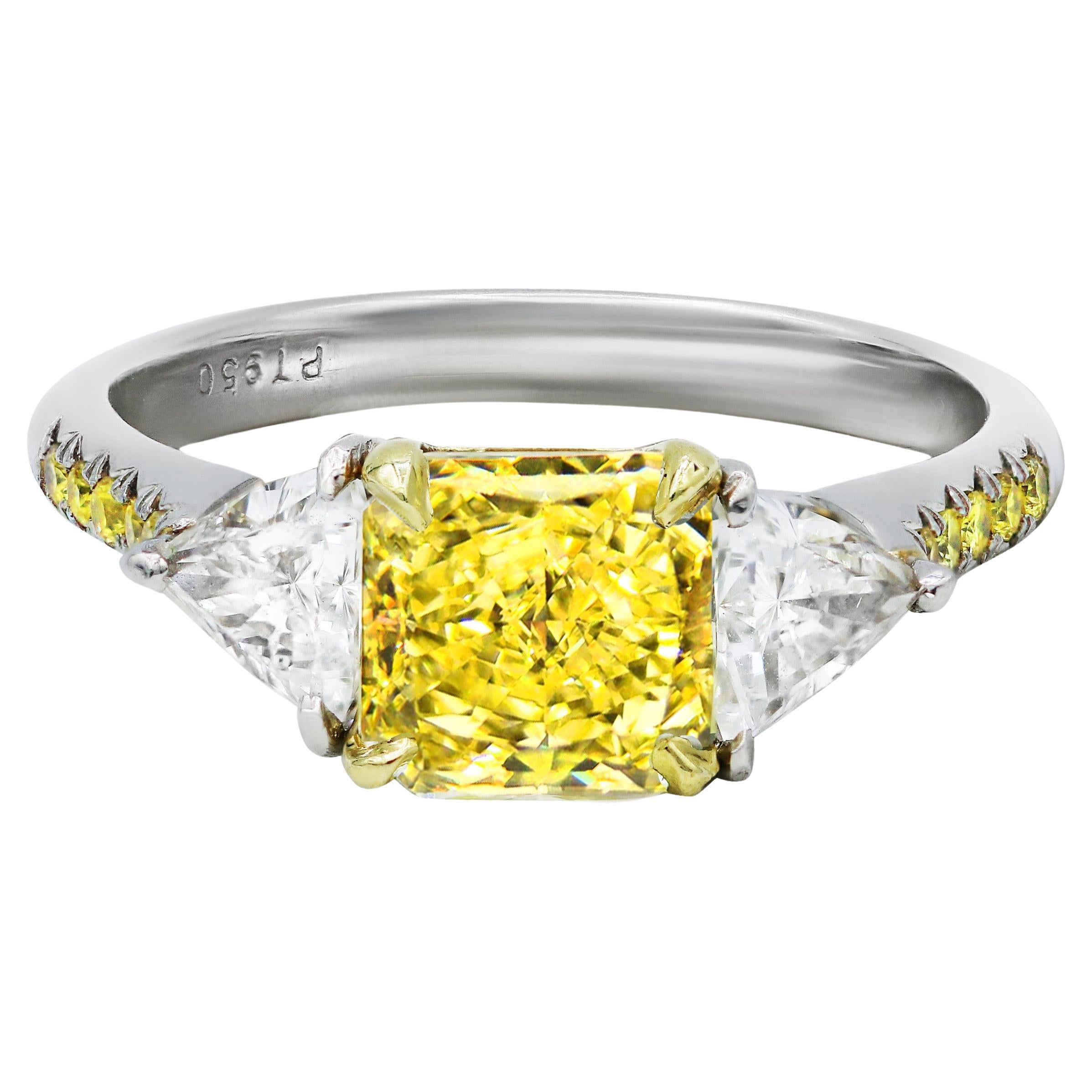 Diana M. Platinum  1.42 ct radiant cut yellow diamond (FY VS2) engagement ring For Sale