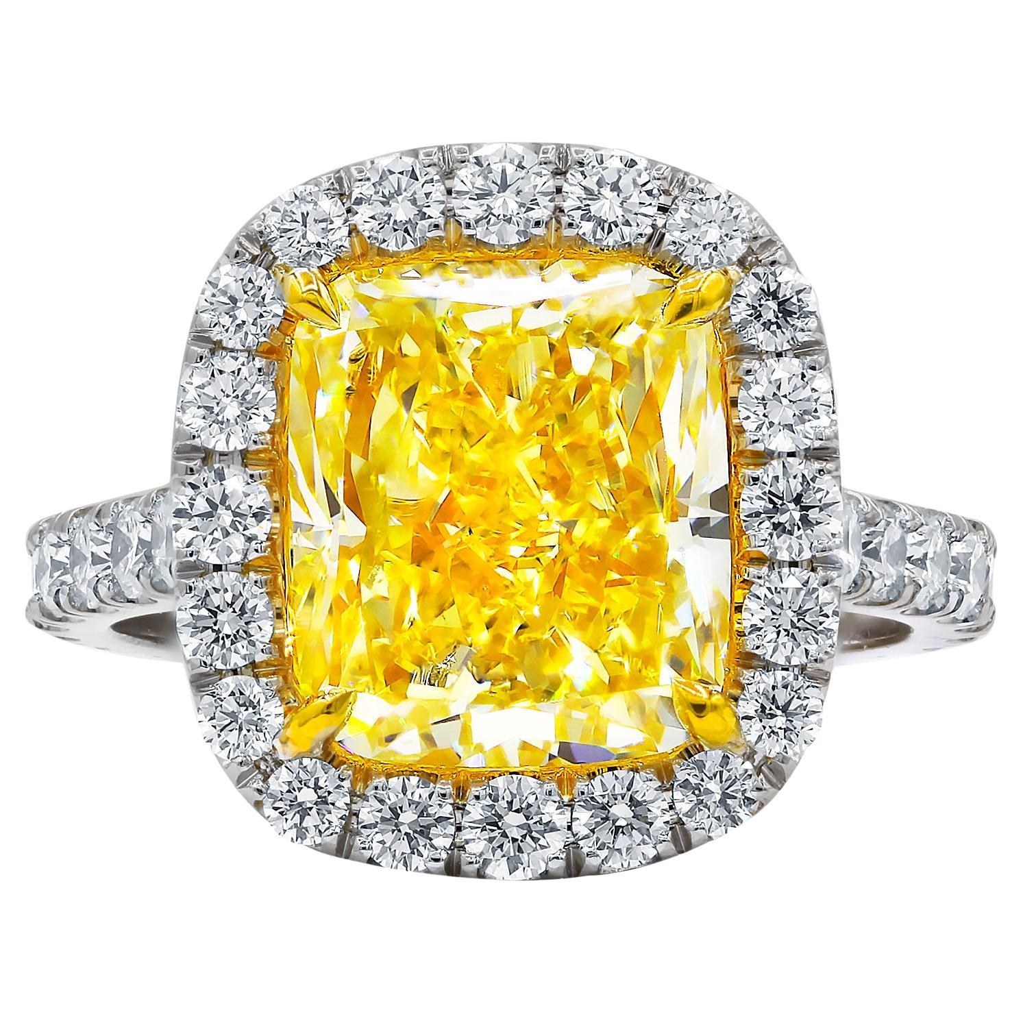 Diana M Verlobungsring aus Platin und 18 Karat Gelbgold mit 5 Karat TW Diamant im Angebot