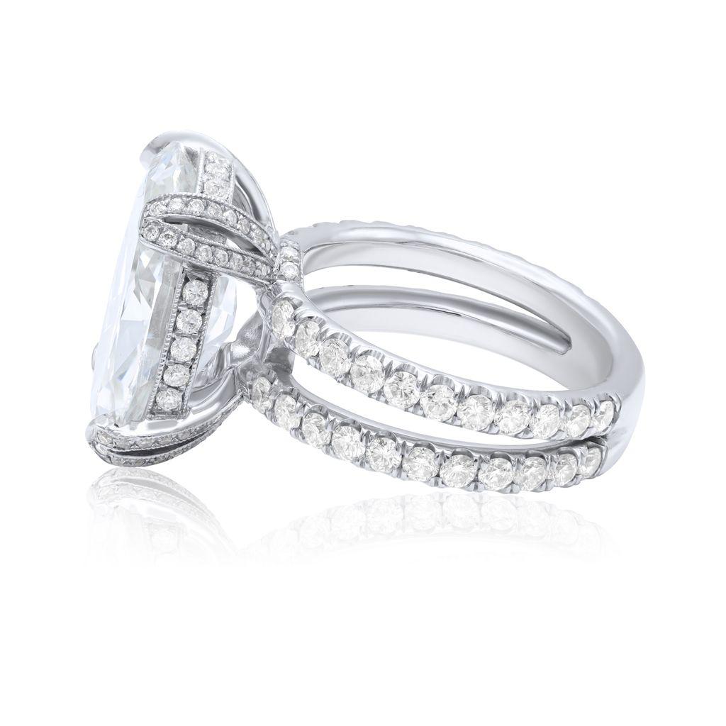 Modern Diana M Platinum 8.38 Cts Tw Diamond Engagement Ring with Split Shank Band For Sale