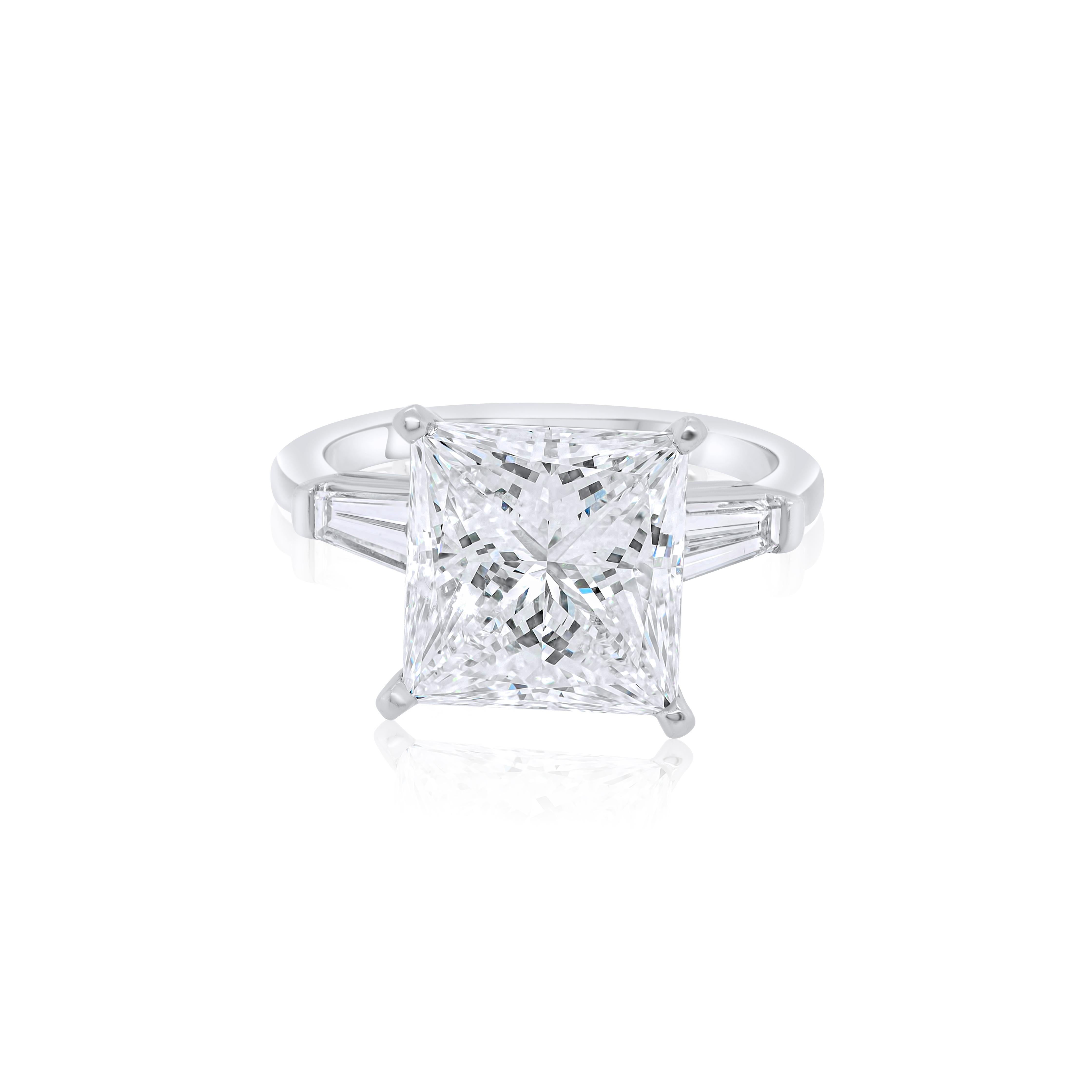 Princess Cut Diana M. Platinum certified engagement ring with center diamond 4.30ct princess  For Sale
