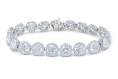 Diana M. Platinum diamond bracelet featuring 19.76cts surrounded by 2.16 cts