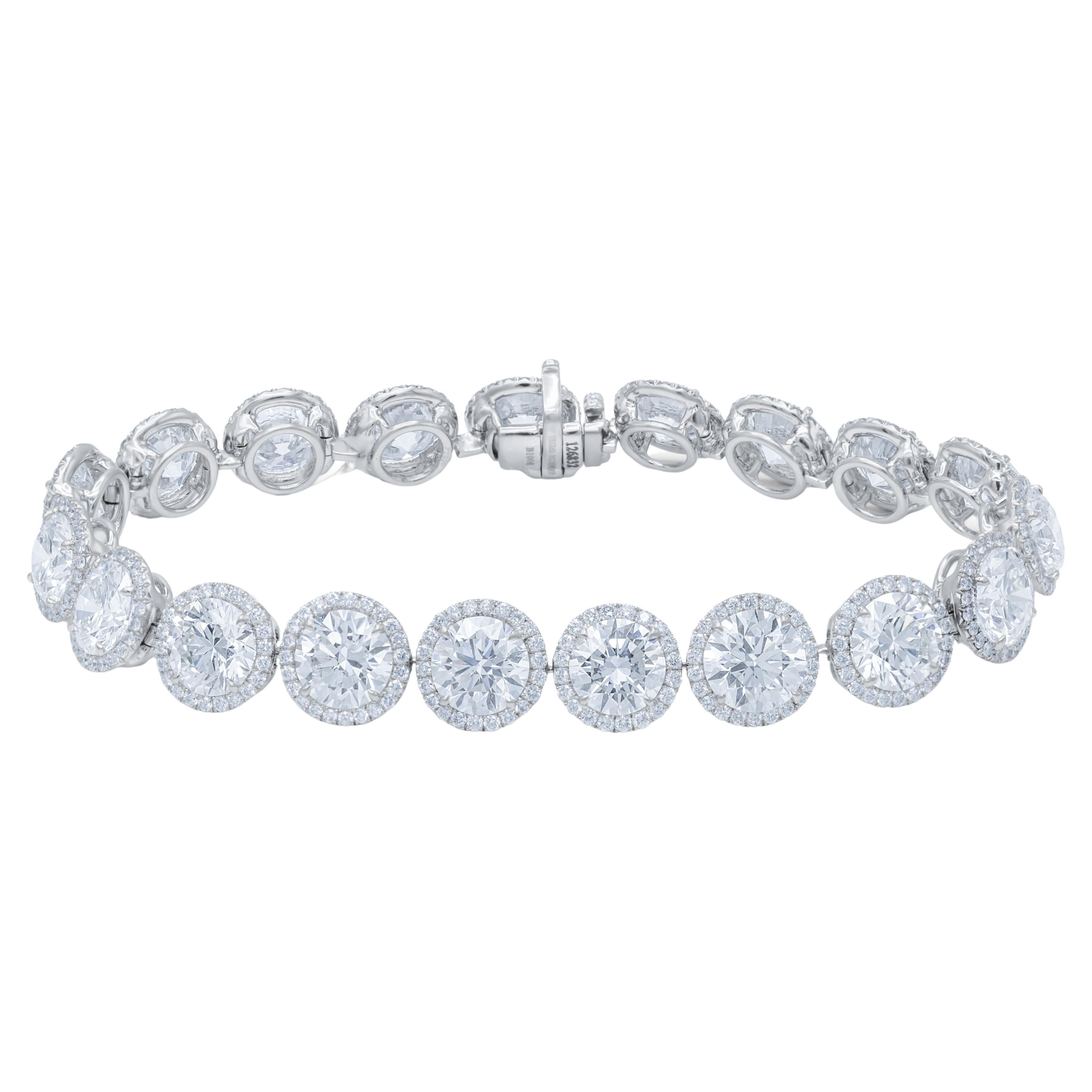 Diana M. Platinum diamond bracelet featuring 19.76cts surrounded by 2.16 cts For Sale