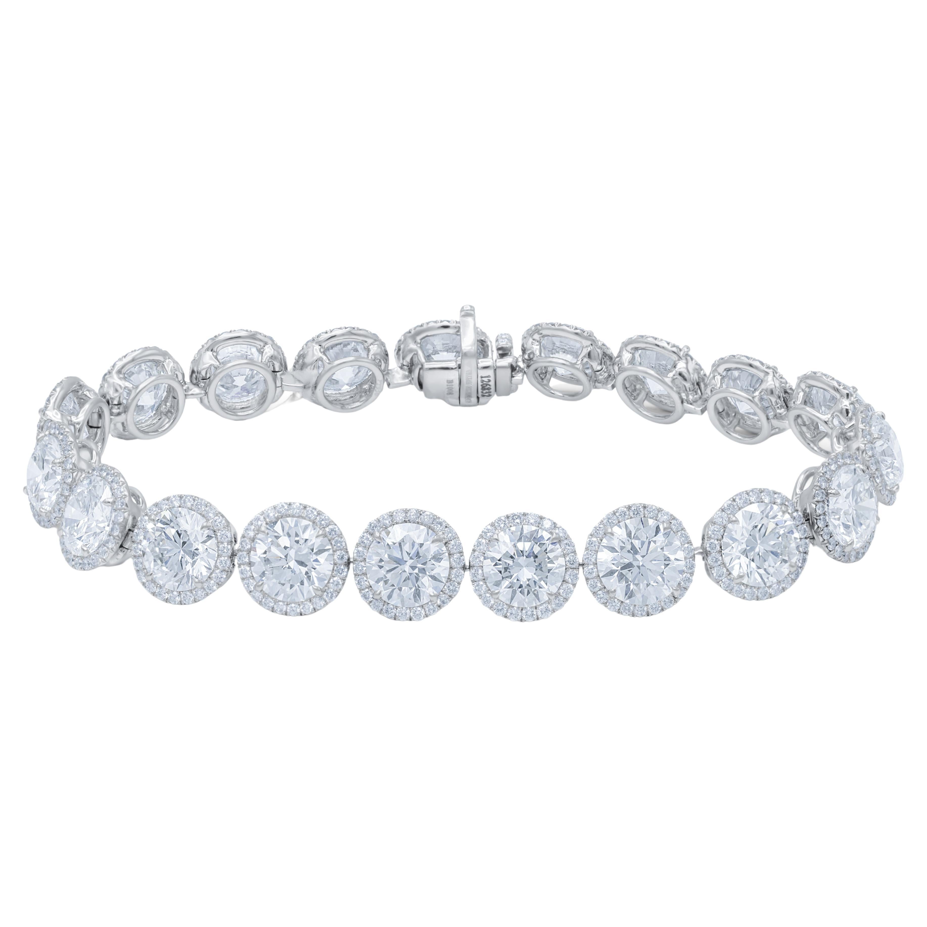 Diana M. Platinum diamond bracelet featuring 19.76cts surrounded by 2.16 cts