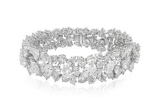 Diana M. Platinum diamond fashion bracelet featuring clusters of 45.00cts