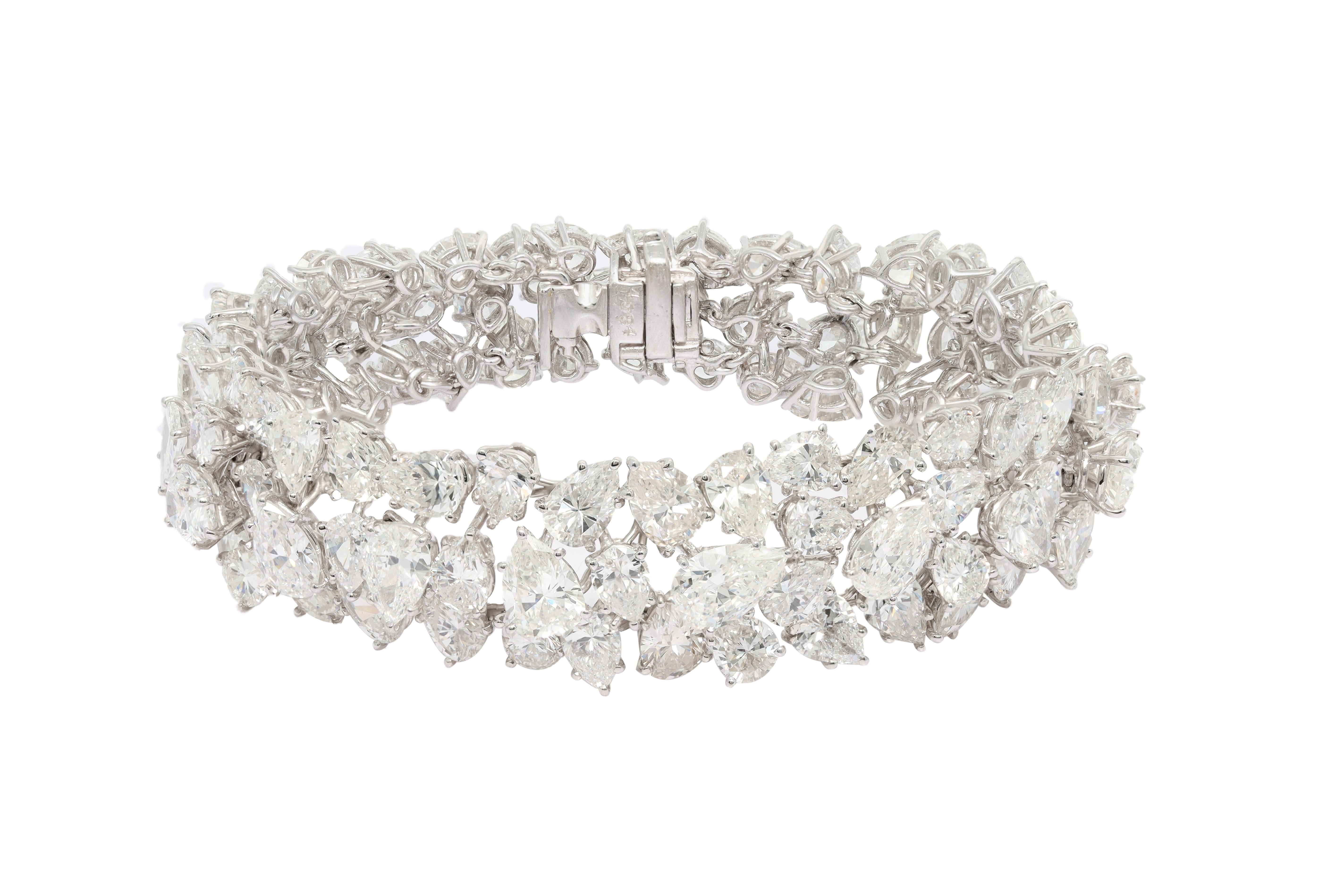 Diana M. Platin-Diamant-Mode-Armband mit Clustern von 45,00cts  (Gemischter Schliff) im Angebot