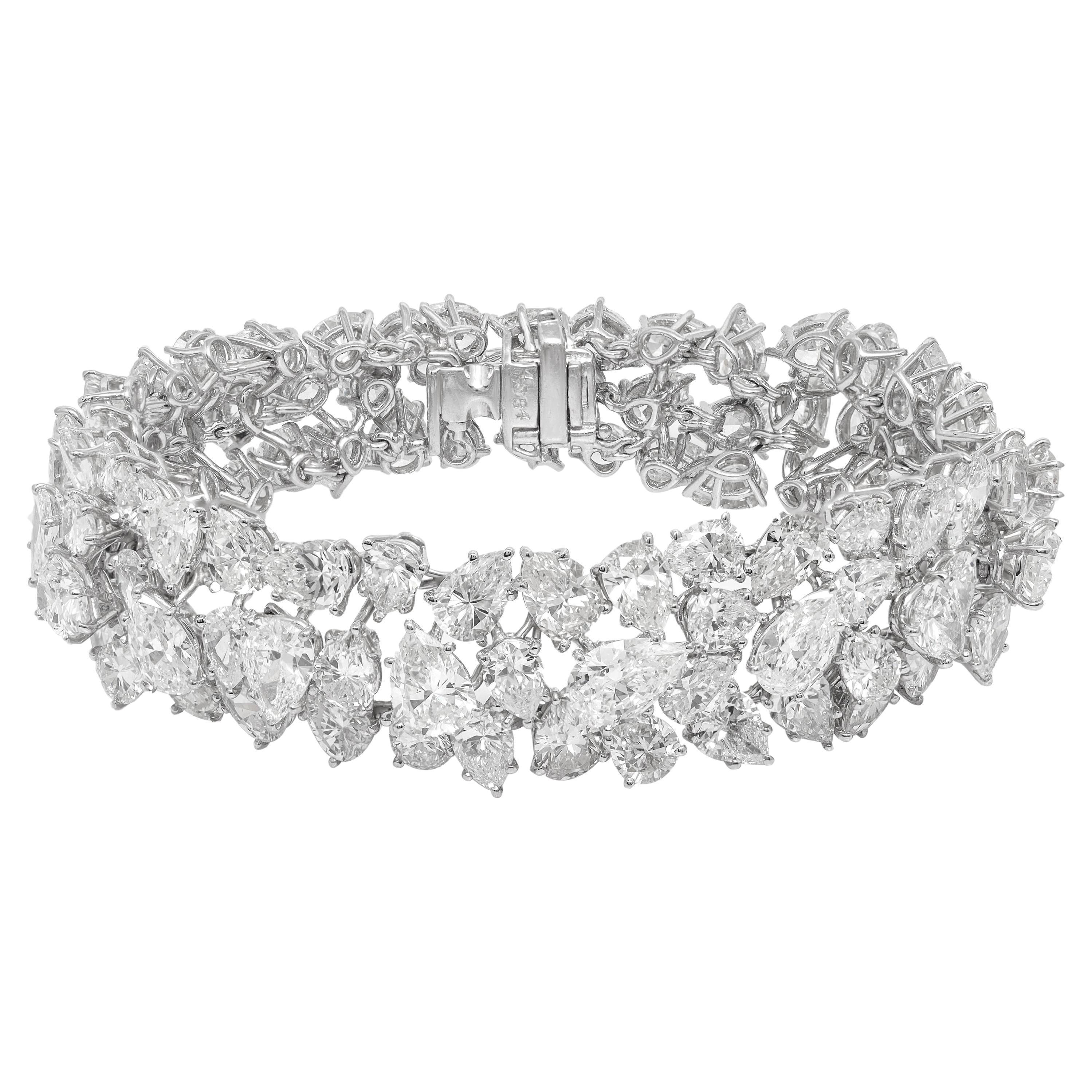 Diana M. Platin-Diamant-Mode-Armband mit Clustern von 45,00cts  im Angebot
