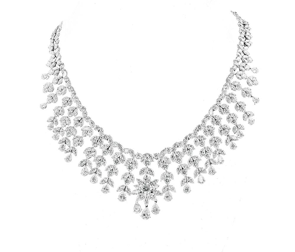 Brilliant Cut Diana M. Platinum diamond flower necklace containing 92.55 cts of diamonds For Sale