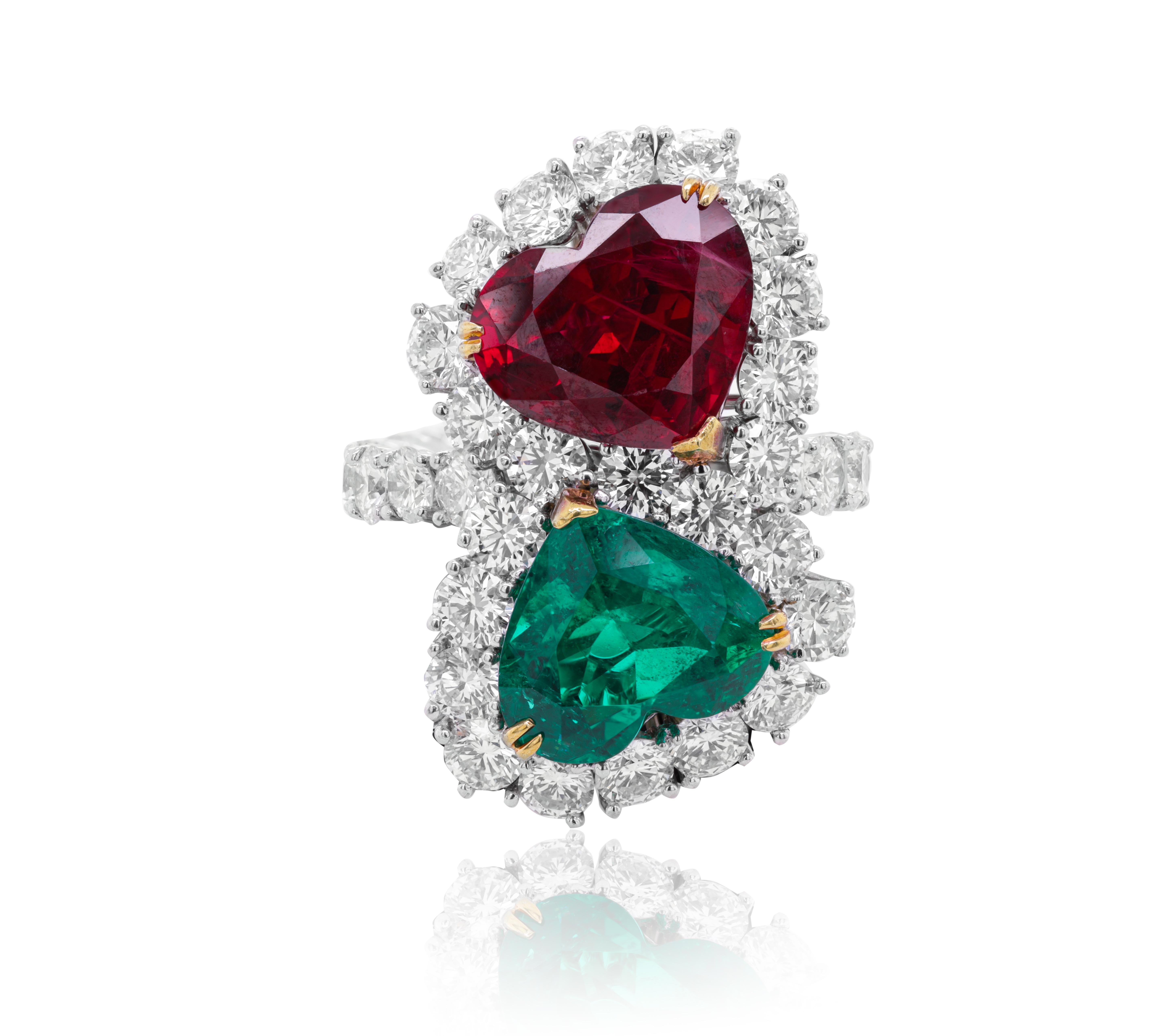 Diana M. Platinum diamond ring 11.05 cts tw of heartshaped ruby and emerald  In New Condition For Sale In New York, NY