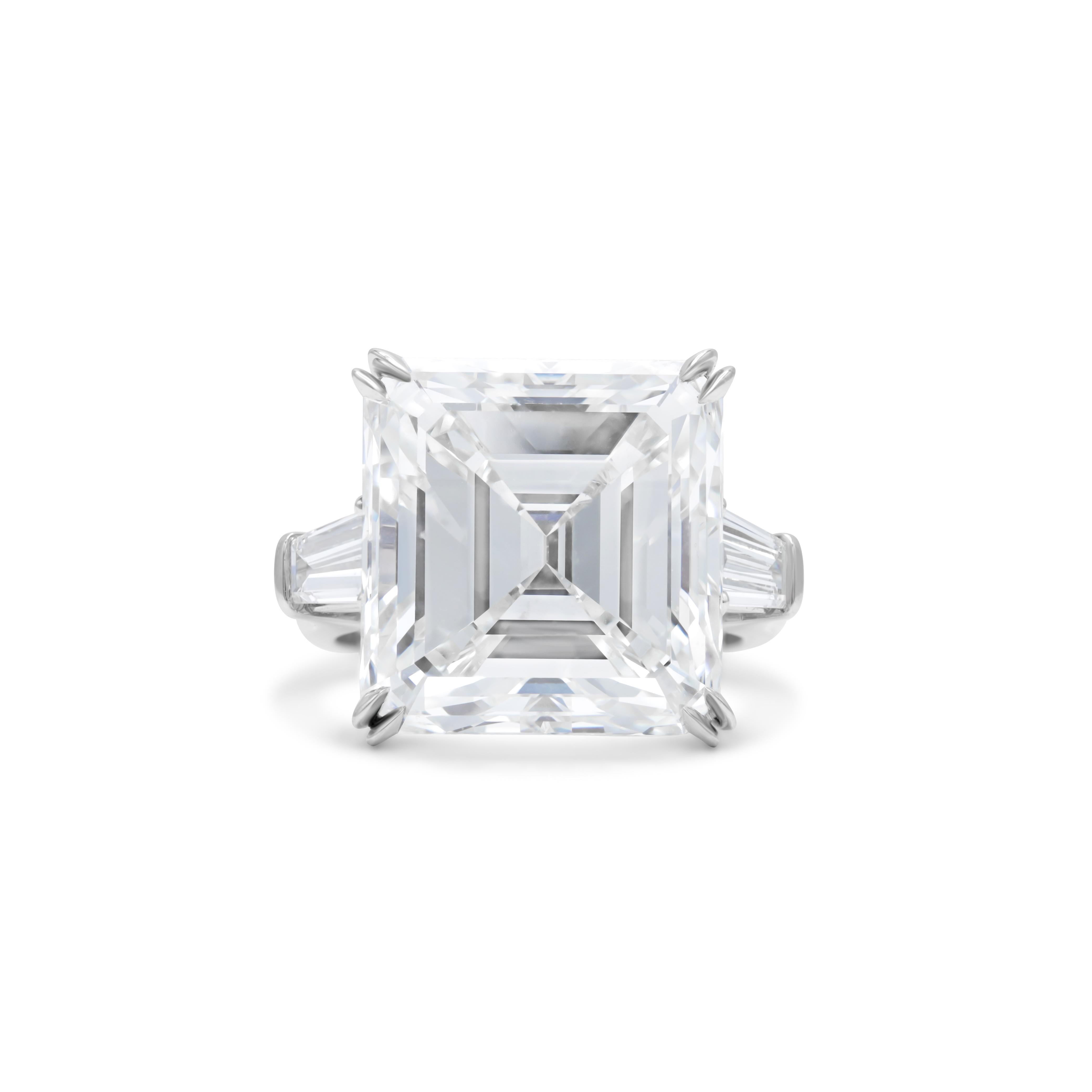 Modern DIANA M. Platinum engagement ring featuring a center 18.01 ct GIA  (H-VS2) For Sale