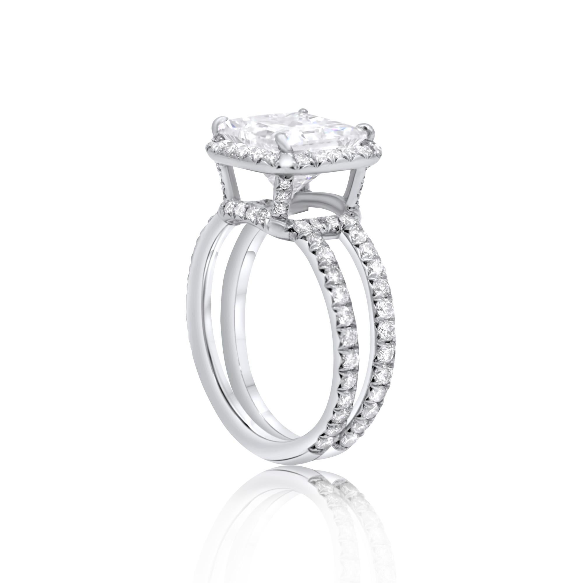 Modern DIANA M. Platinum engagement ring featuring a center 3.00 ct GIA G VS2 PRINCESS For Sale