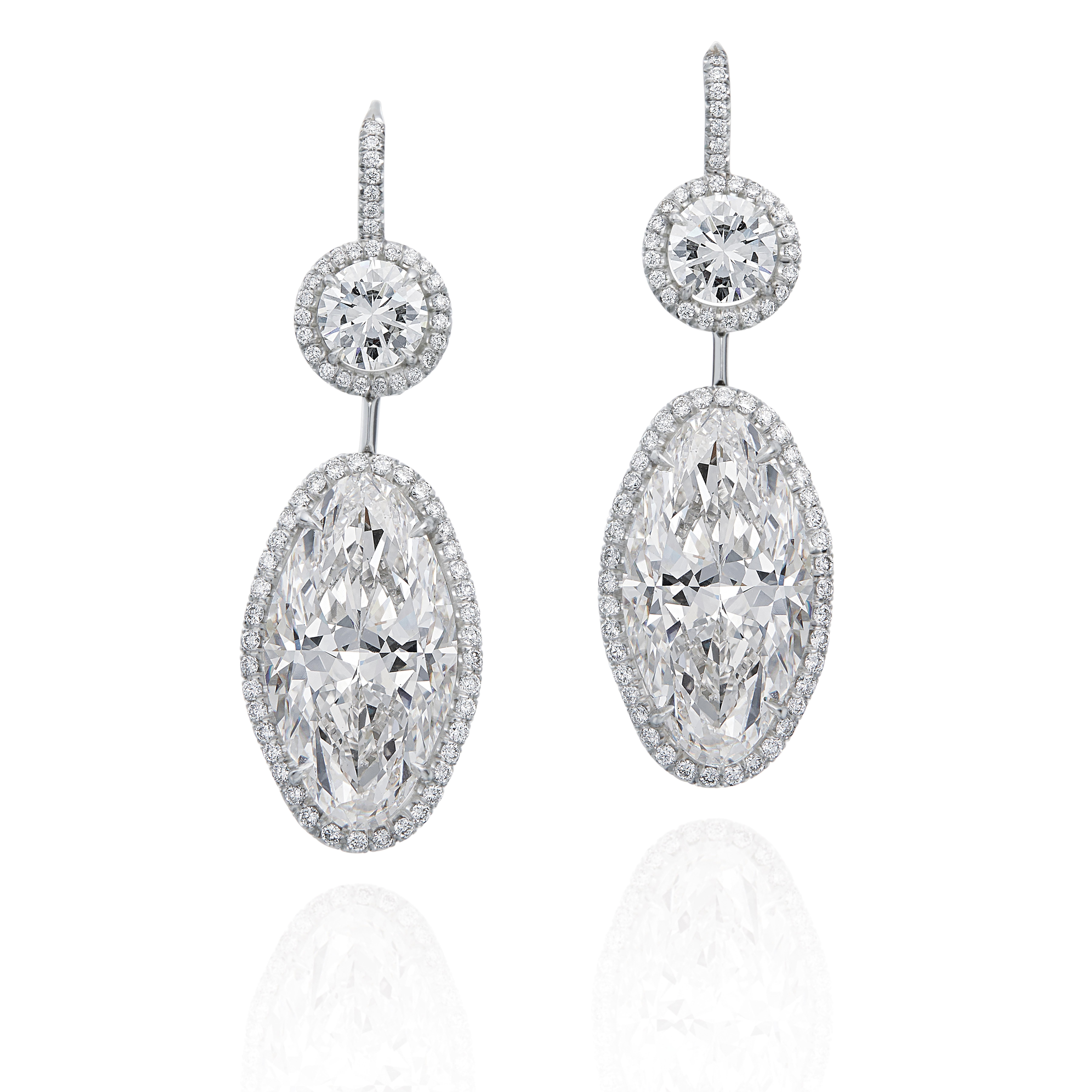 Diana  M. Orecchini in platino con diamanti da 33,44 carati In condizioni Nuovo in vendita a New York, NY