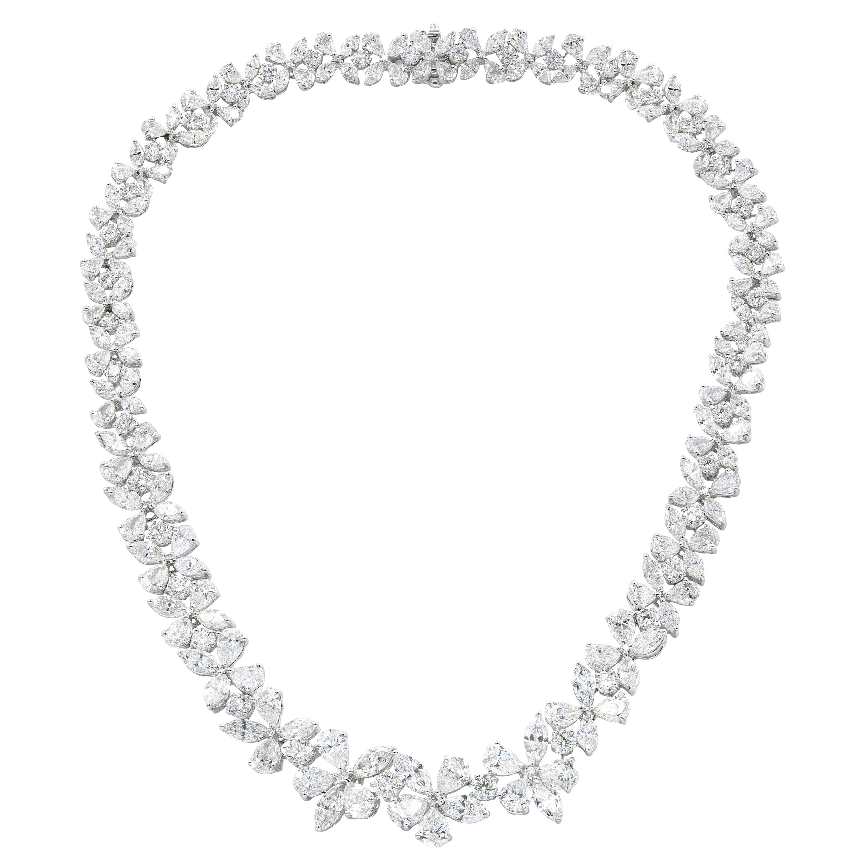 Diana M. Collar flor de platino con 52,15 cts de diamantes en venta