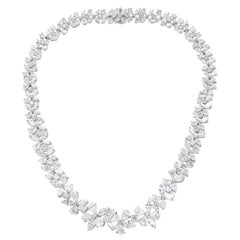 Diana M. Collar flor de platino con 52,15 cts de diamantes