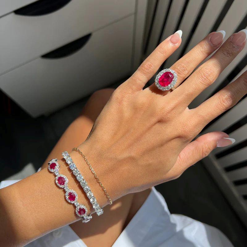 Diana M. Platinum ruby and diamond ring featuring a 6.06 ct C.Dunaigre certified In New Condition For Sale In New York, NY